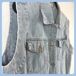 The Foxy Kind Light Wash Denim Vest S/M Button Front Trucker Grunge Style